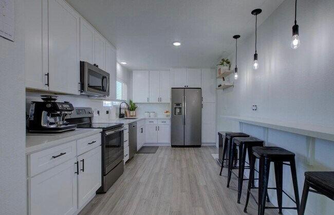 Building Photo - 632 N Stockton Ave