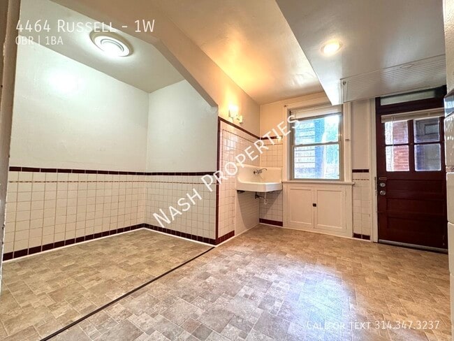 Building Photo - 4464 Russell-1W