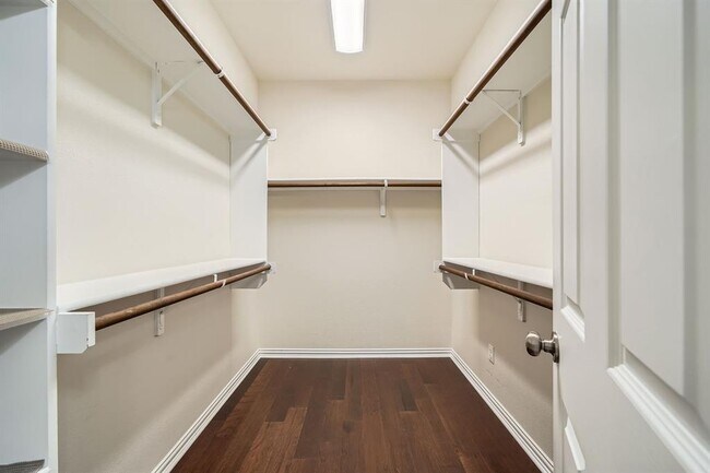 Building Photo - 16001 Hampton Bliss Trce
