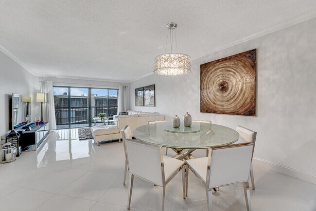 Building Photo - 3605 S Ocean Blvd