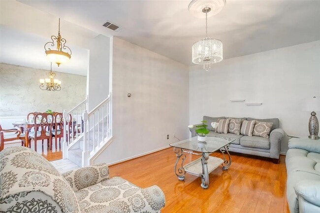 Building Photo - Spacious Home in the Heart of Lewisville – Prime Location Near Parks, Shopping & Dining!