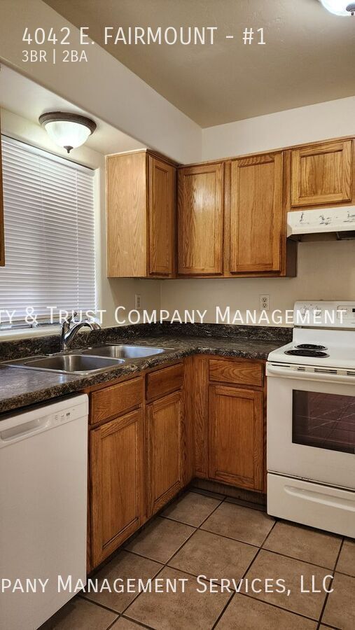 Building Photo - 4042 E. FAIRMOUNT-#1