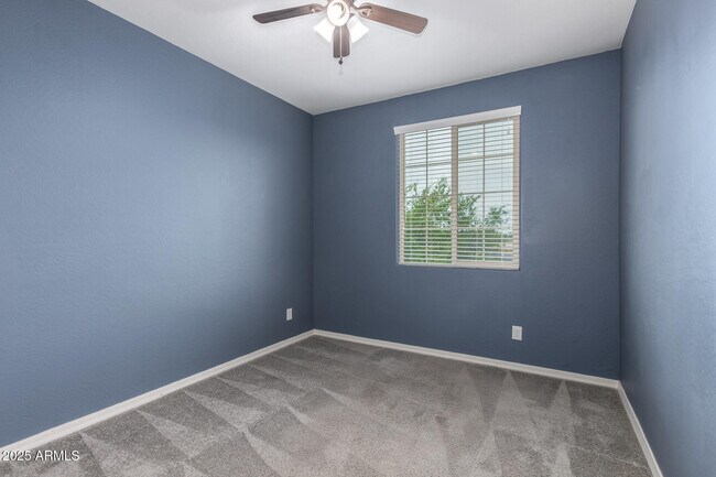 Building Photo - 5427 S Canyon Rim