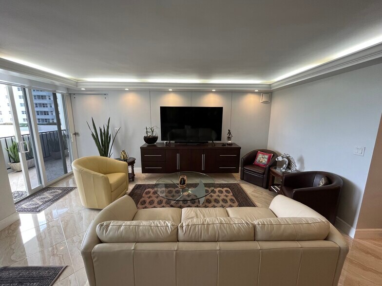 Building Photo - 4280 Galt Ocean Dr., Apt. 2C