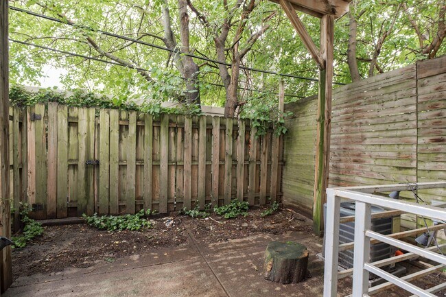 Building Photo - 1733 N Gratz St