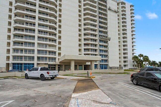 Building Photo - 4201 N Ocean Blvd