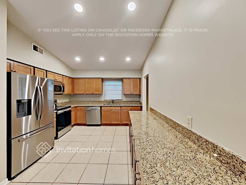 Building Photo - 715 Foxglove Pl