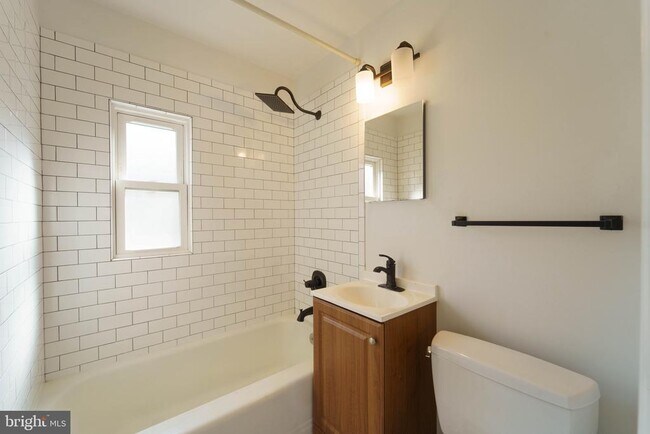 Building Photo - 4400 Garrett Park Rd