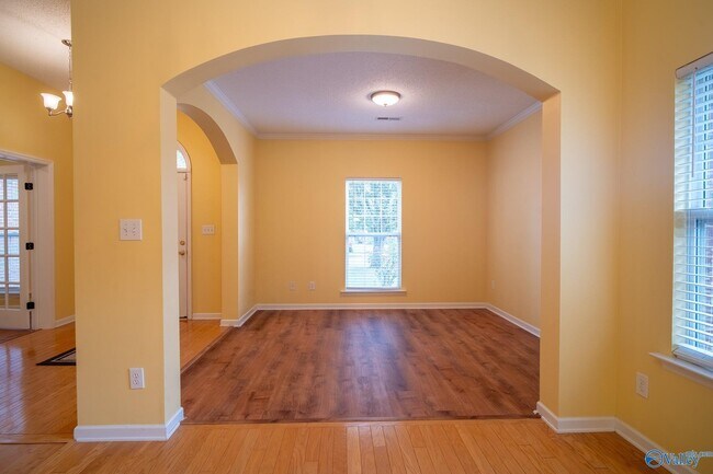 Building Photo - 216 Horseshoe Bend N
