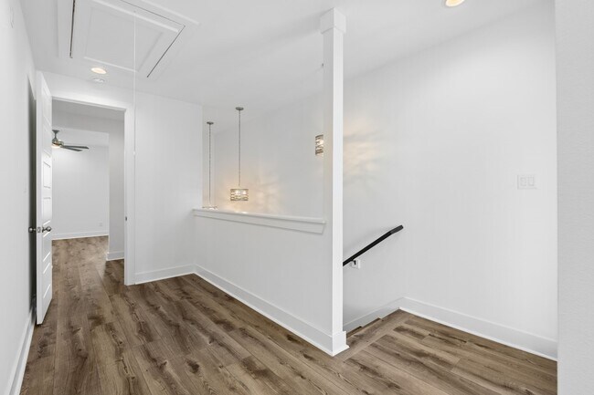 Building Photo - 5610 Savyon Dr