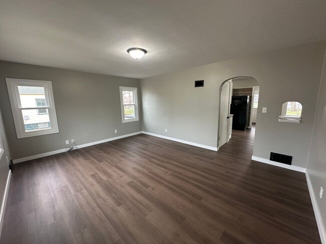 Building Photo - Remodeled 3 bed, 1 bath home for rent in W...