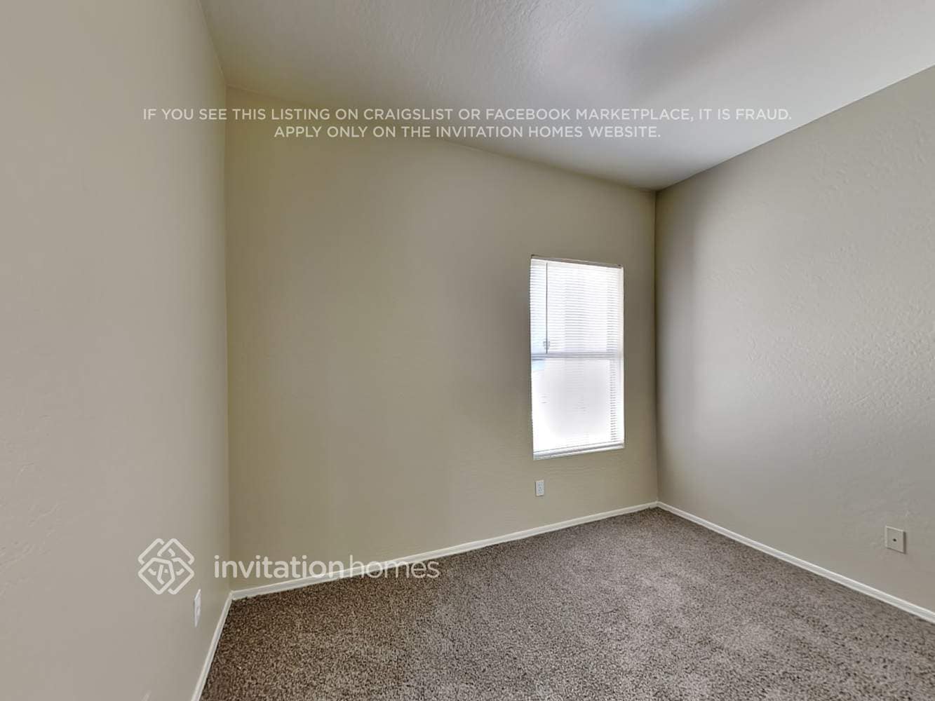 Building Photo - 1902 N 106th Ln