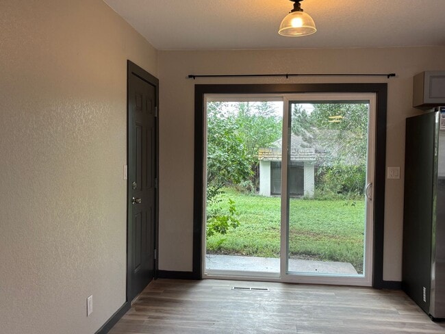Building Photo - 4 Bed, 3 Bath Home Available Now!  MileSto...