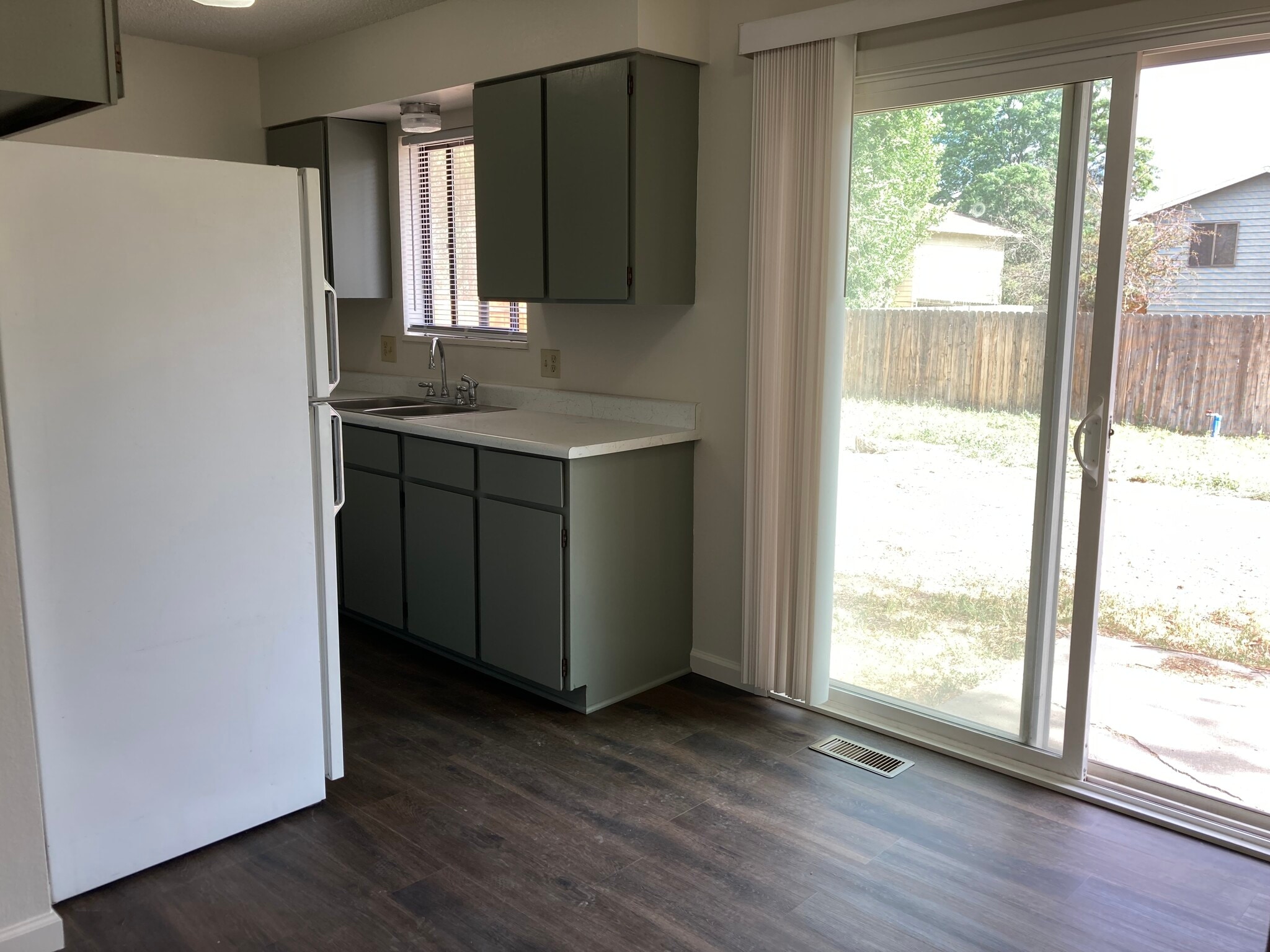 Kitchen - 2991 Walnut Ave