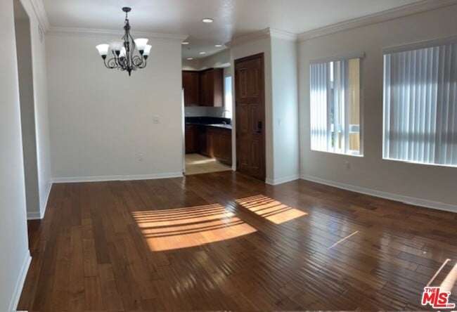 Building Photo - 1401 S St Andrews Pl
