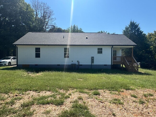 Building Photo - 2934 S Stratford Rd