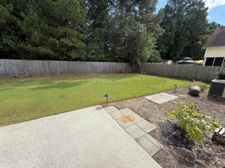 Building Photo - 7120 Farrington Farms Dr