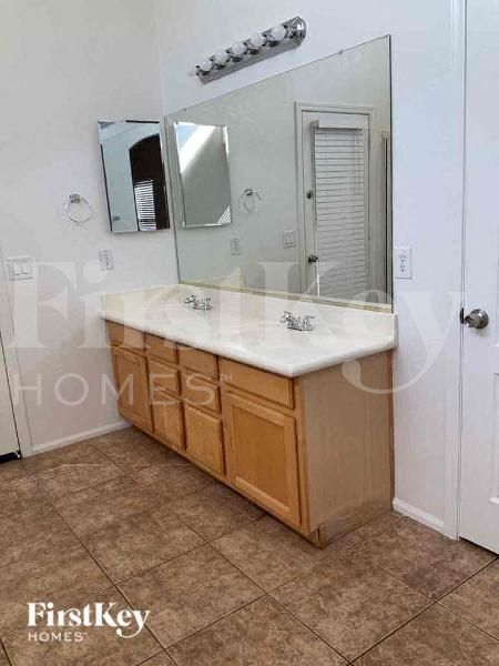 Building Photo - 5354 N Rattler Ct