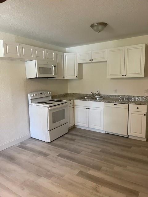 Building Photo - 3015 W Chestnut St