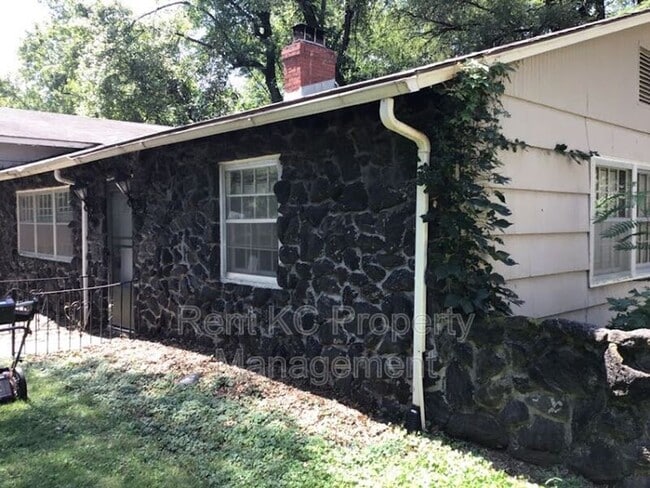 Building Photo - 4608 Ridgeway Ave