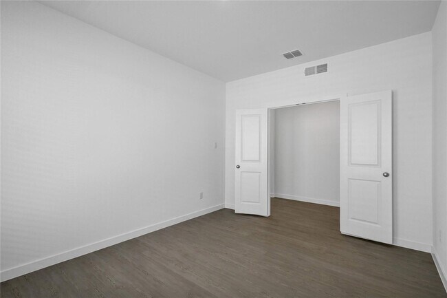 Building Photo - 1328 Francesca Dr
