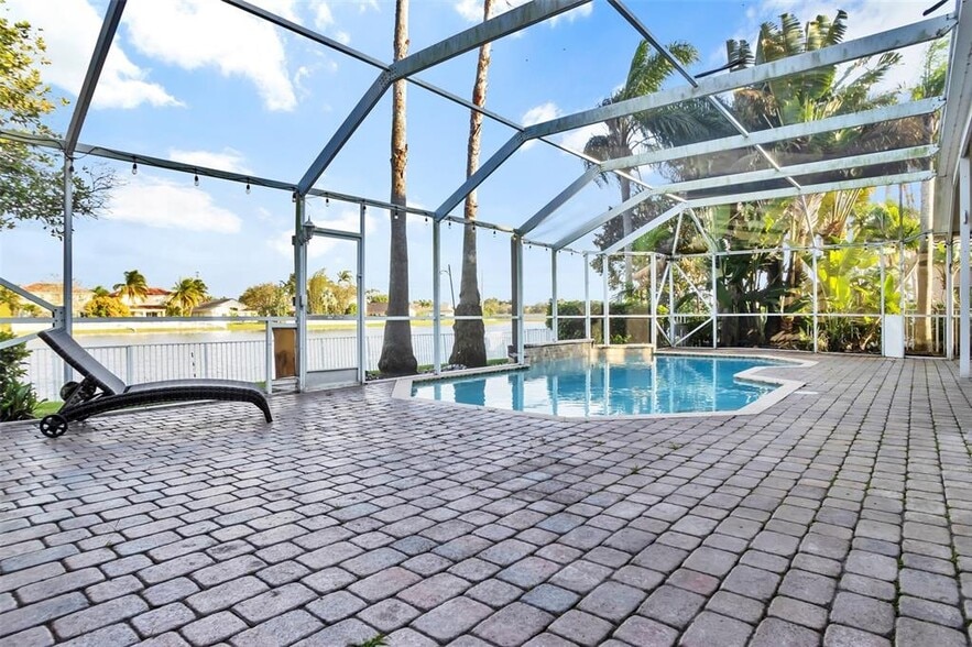 Primary Photo - 1553 SW 189th Ave