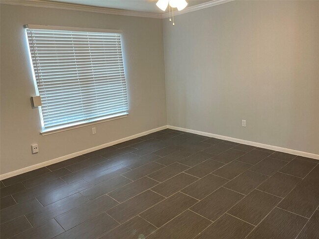 Building Photo - 1223 Augusta Dr