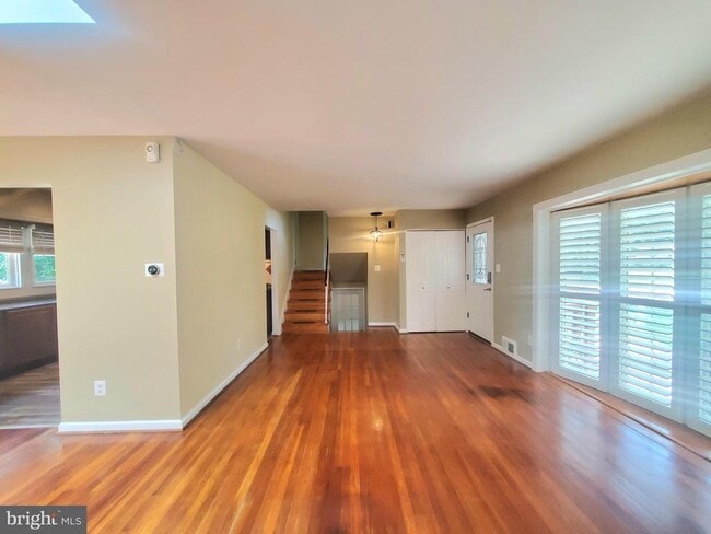 Building Photo - 4517 Mayfield Dr