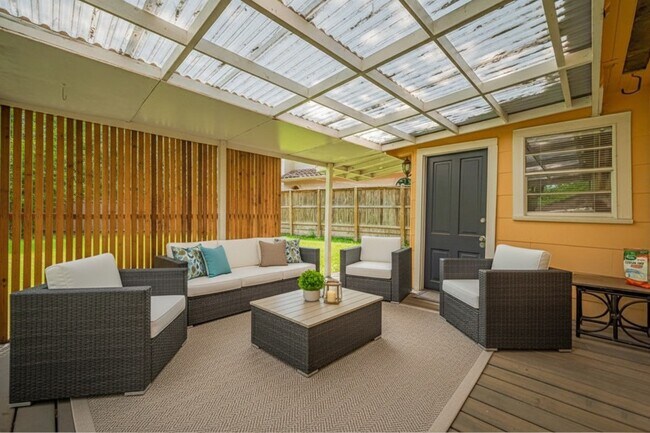 Building Photo - 5513 Fairdale Ln