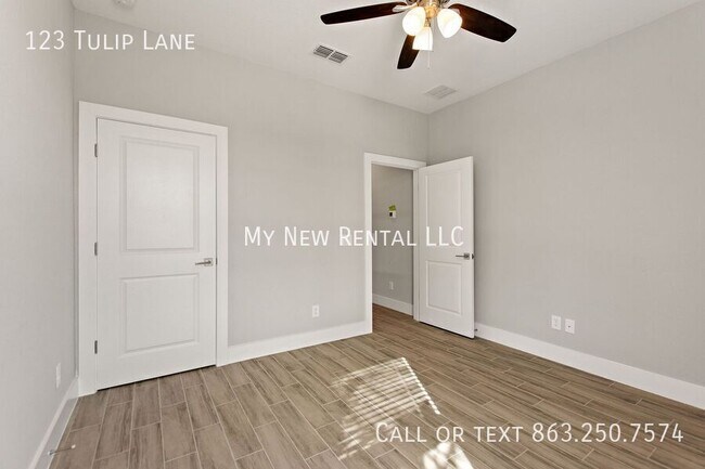 Building Photo - 123 Tulip Ln