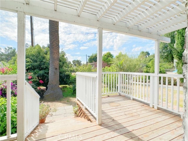Primary Photo - 285 Parke St