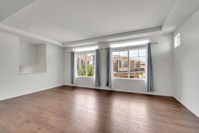 Building Photo - $2,795.00 - 3 Bedrooms, 2.5 Bathrooms, Sin...