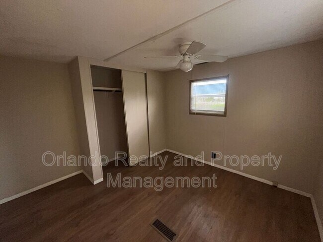 Building Photo - 7709 Brentwood Dr