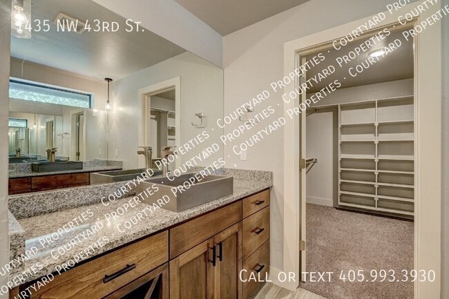 Building Photo - 1435 NW 43rd St