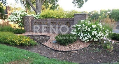 Building Photo - Available Now 2 bedroom 1.5 bath Condo in St. Louis Park