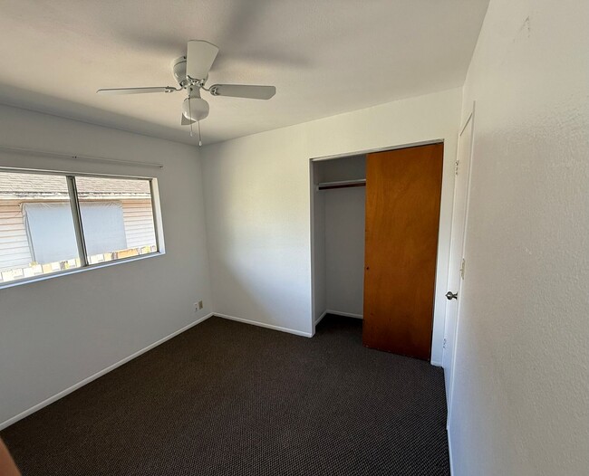 Building Photo - Kekaha 3 bed 1.5 bath single-family home