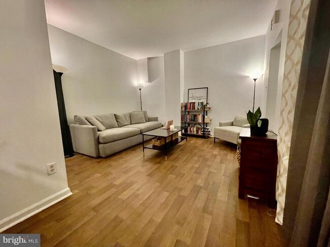 Building Photo - 301 N Darlington St