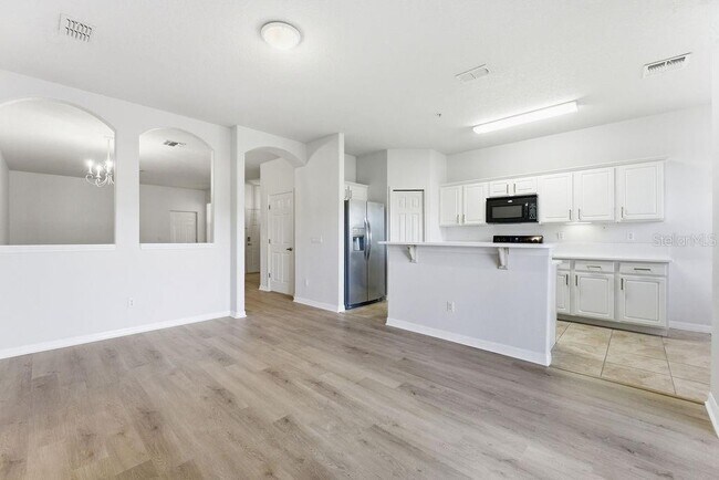 Building Photo - 2795 Oakwater Dr