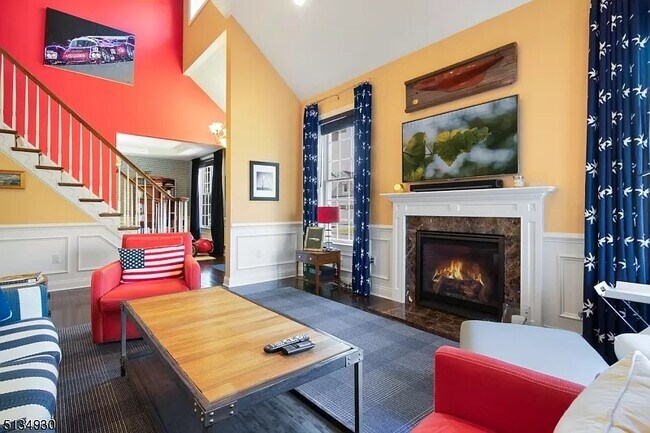 Building Photo - 25 Woodstone Cir
