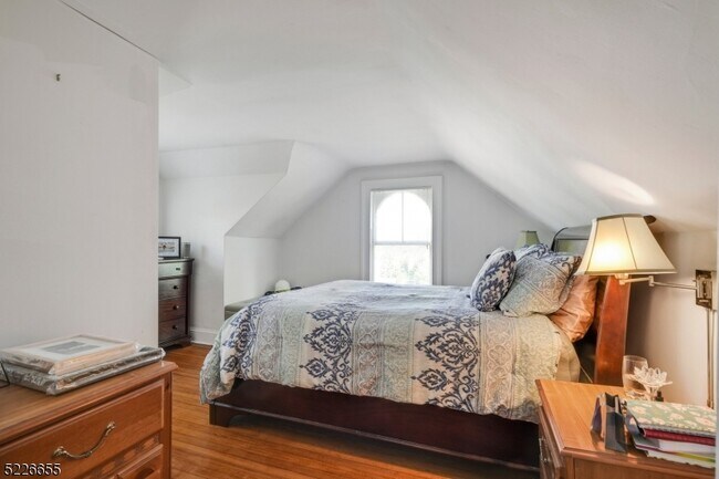 Building Photo - 94 Park St