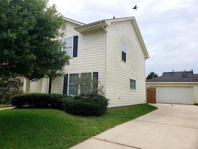 Building Photo - 819 Lightningbug Ln