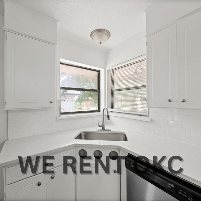 Building Photo - 1625 SW 67th St