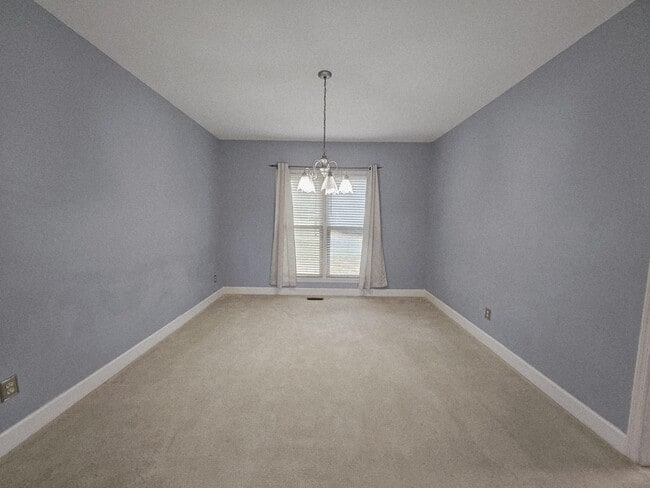 Building Photo - 208 E Bend Ct