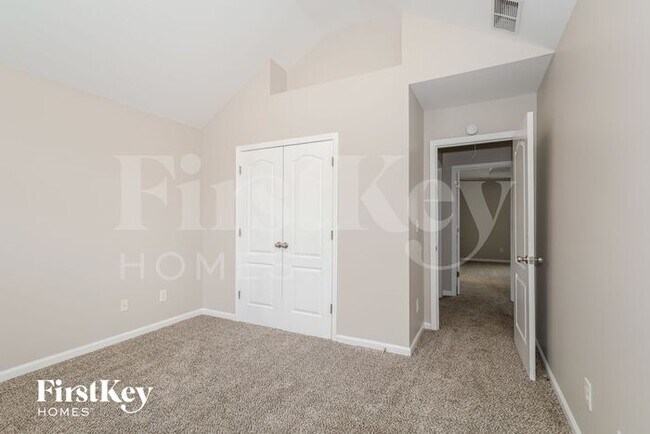 Building Photo - 52 Hamilton Dr