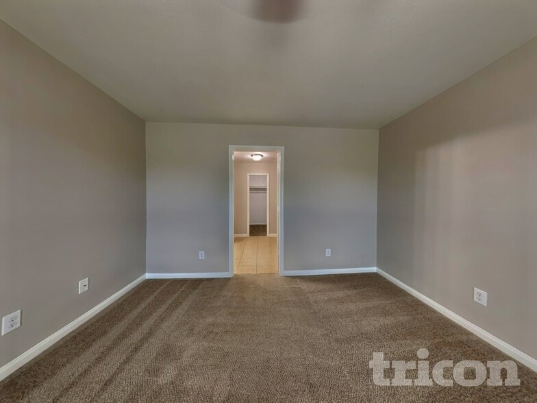 Building Photo - 329 Shoshone Ridge Dr