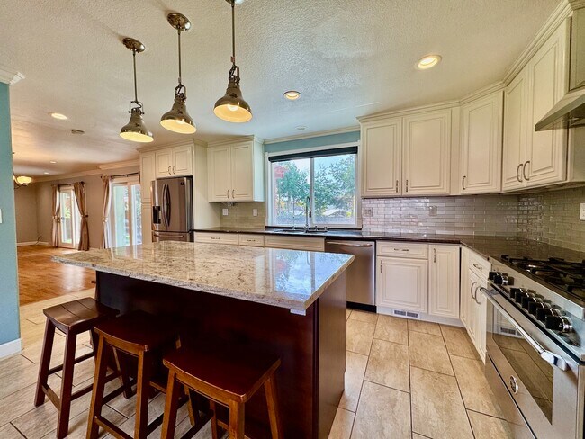 Building Photo - 5317 Creek Estates