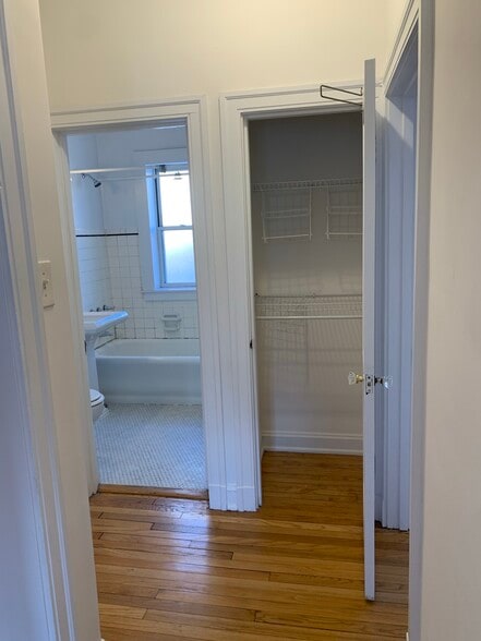Building Photo - 1509 Oak Ave