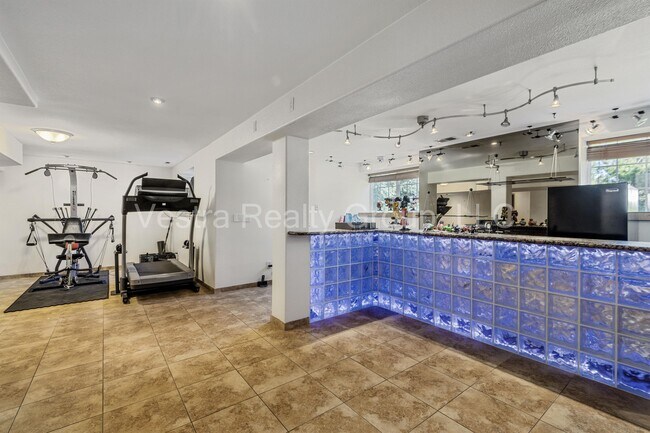 Building Photo - 2157 Maples Pl
