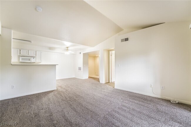Building Photo - 231 W Horizon Ridge Pkwy