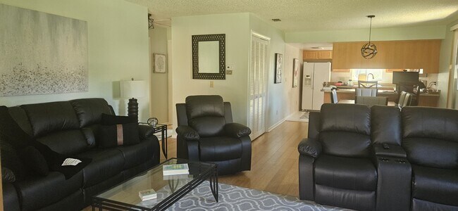 Living Room - 1400 Tarpon Woods Blvd